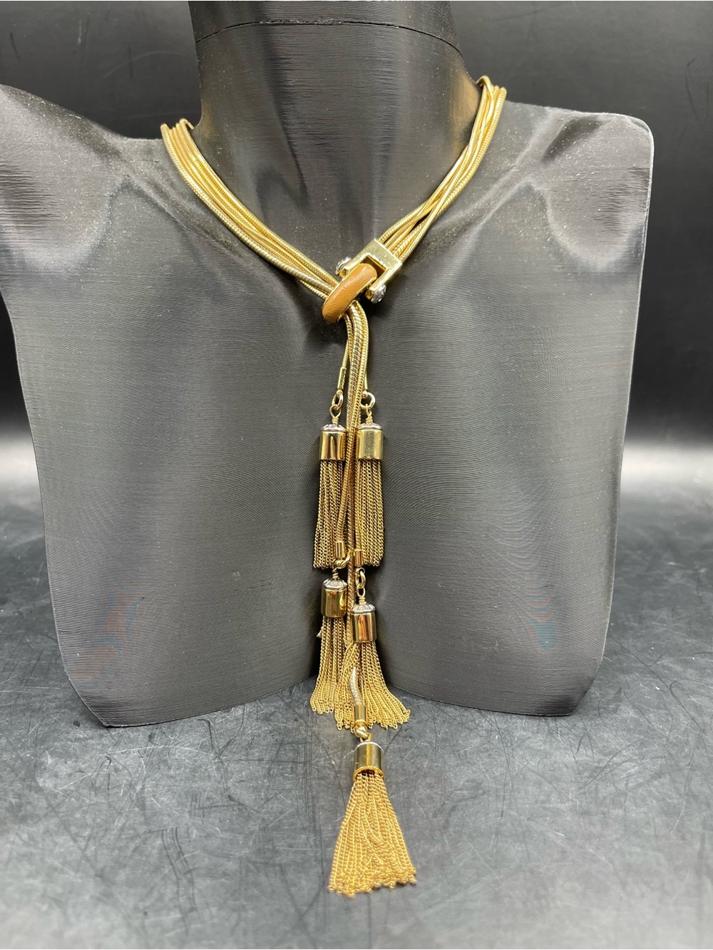 Henri Bendel RETIRED Gold Tone Lariat Tassel Snake Chain Adjustable Center Piece